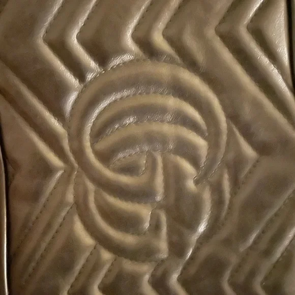 GG Marmont Shoulder Bag - Picture 4 of 5